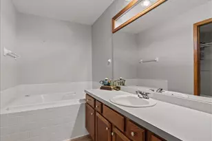 1532 Rockleigh Rd, Washington Twp, OH 45458 - Photo 19