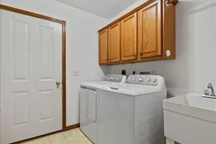 1532 Rockleigh Rd, Washington Twp, OH 45458 - Photo 21