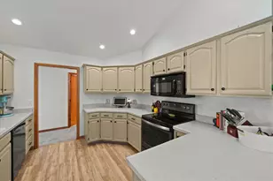 1532 Rockleigh Rd, Washington Twp, OH 45458 - Photo 9