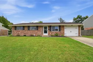 7044 Safari Dr, Huber Heights, OH 45424 - Photo 3