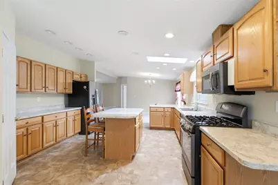 2323 Mallory Court, Fairborn, OH 45324 - Photo 7