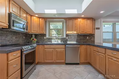 974 Hyde Park Drive, Centerville, OH 45429 - Photo 9