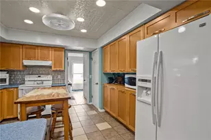 2425 Greenlawn Dr, Troy, OH 45373 - Photo 15