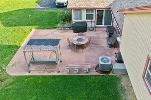 2425 Greenlawn Dr, Troy, OH 45373 - Photo 5