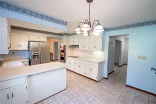 131 N Johanna Dr, Centerville, OH 45459 - Photo 7