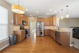 3570 Park Overlook Dr, Beavercreek, OH 45431 - Photo 13