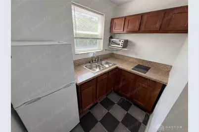 946 Burton Avenue #10, Cincinnati, OH 45229 - Photo 7