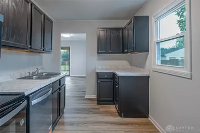 208 W Circle Drive, West Carrollton, OH 45449 - Photo 7