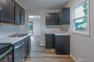 208 W Circle Dr, West Carrollton, OH 45449 - Photo 7