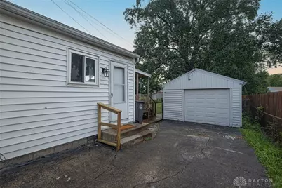 208 W Circle Drive, West Carrollton, OH 45449 - Photo 3