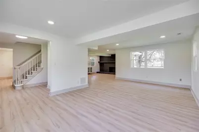 222 E Social Row Road, Dayton, OH 45458 - Photo 3