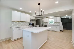 222 E Social Row Rd, Dayton, OH 45458 - Photo 9