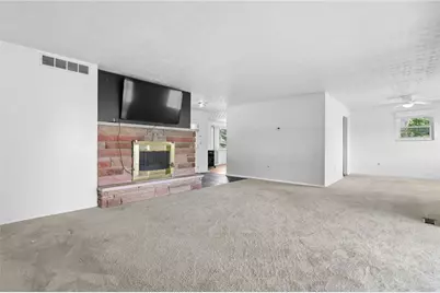 2430 W Choctaw Drive, London, OH 43140 - Photo 3