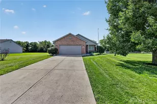 7903 Edgewater Dr, Middletown, OH 45042 - Photo 1