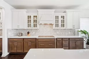 697 Dewmar Dr, Beavercreek, OH 45434 - Photo 9