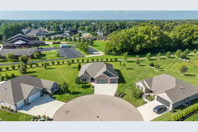 1004 Plymouth Court, Troy, OH 45373 - Photo 5
