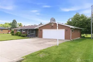 3071 Axe Dr, Bath Twp, OH 45324 - Photo 3