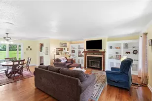 1428 E Social Row Rd, Washington Twp, OH 45458 - Photo 5