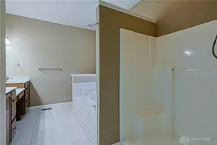 6016 Oak Ridge Dr, Huber Heights, OH 45424 - Photo 27