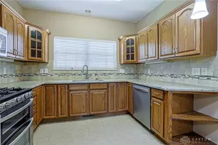 6016 Oak Ridge Dr, Huber Heights, OH 45424 - Photo 17