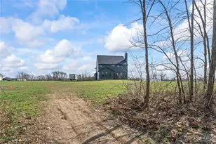 2425 Middleboro Rd, Washington Twp, OH 45113 - Photo 11
