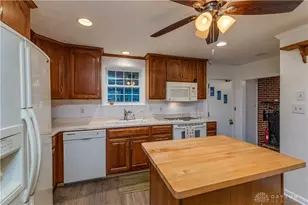 705 Kirkwood Dr, Vandalia, OH 45377 - Photo 9