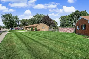 301 Carol Ln, Union, OH 45322 - Photo 3