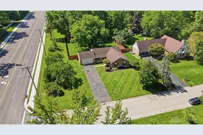 3321 Pebble Creek Drive, Dayton, OH 45432 - Photo 9