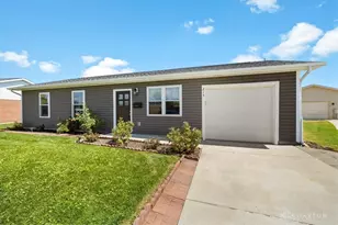 215 Woodfield Dr, Brookville, OH 45309 - Photo 5