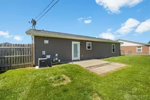 215 Woodfield Dr, Brookville, OH 45309 - Photo 35