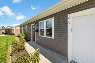 215 Woodfield Dr, Brookville, OH 45309 - Photo 7