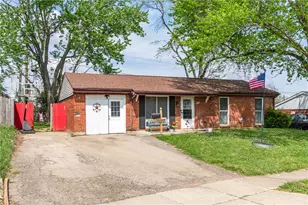 227 Oxford Dr, Fairborn, OH 45324 - Photo 1