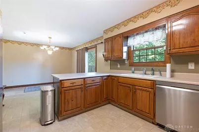 915 N Fairfield Road, Beavercreek, OH 45434 - Photo 9