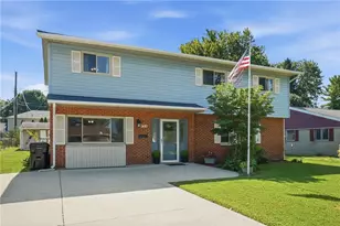 976 Kathryn Dr, Wilmington, OH 45177 - Photo 1