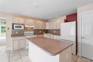 2091 Waterfall Ln, Vandalia, OH 45377 - Photo 15