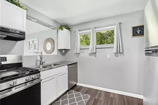 8269 Sandy Ln, Cincinnati, OH 45239 - Photo 9