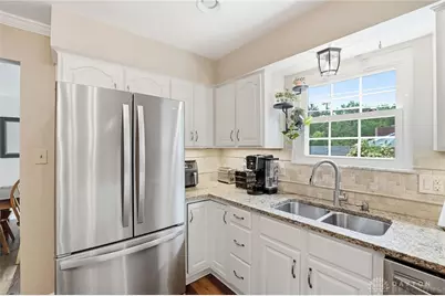 370 Jenny Lane, Washington Twp, OH 45459 - Photo 17