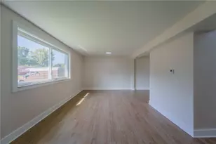 4889 Becker Dr, Dayton, OH 45417 - Photo 11