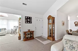 3021 Willow Run Cir, Mad River Twp, OH 45323 - Photo 5