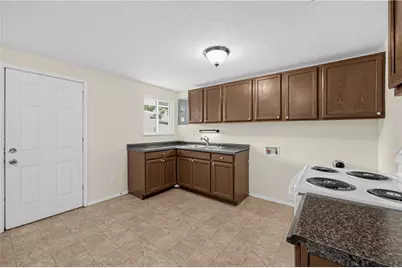 6826 Hubbard Drive, Dayton, OH 45424 - Photo 9