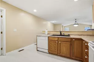 1922 Falling Leaf Ln, Miamisburg, OH 45342 - Photo 13