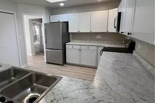 555 East Dr, Dayton, OH 45419 - Photo 9