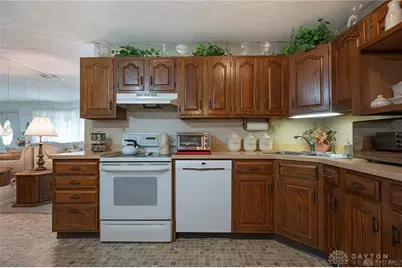 837 Colorado Drive, Xenia, OH 45385 - Photo 7