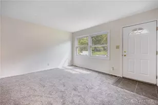 69 Blossom Ct, Fairborn, OH 45324 - Photo 5