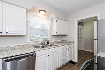 1014 Gainsborough Road, Dayton, OH 45419 - Photo 15
