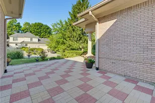 2824 Legend Falls Ct, Beavercreek, OH 45431 - Photo 9