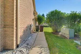 2824 Legend Falls Ct, Beavercreek, OH 45431 - Photo 5