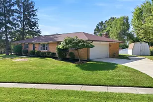 2630 Hazelbrook Dr, Butler Twp, OH 45414 - Photo 3