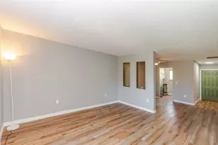 7816 Betsy Ross Cir, Centerville, OH 45459 - Photo 9