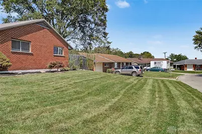 205 Cherry Blossom Place, West Carrollton, OH 45449 - Photo 5